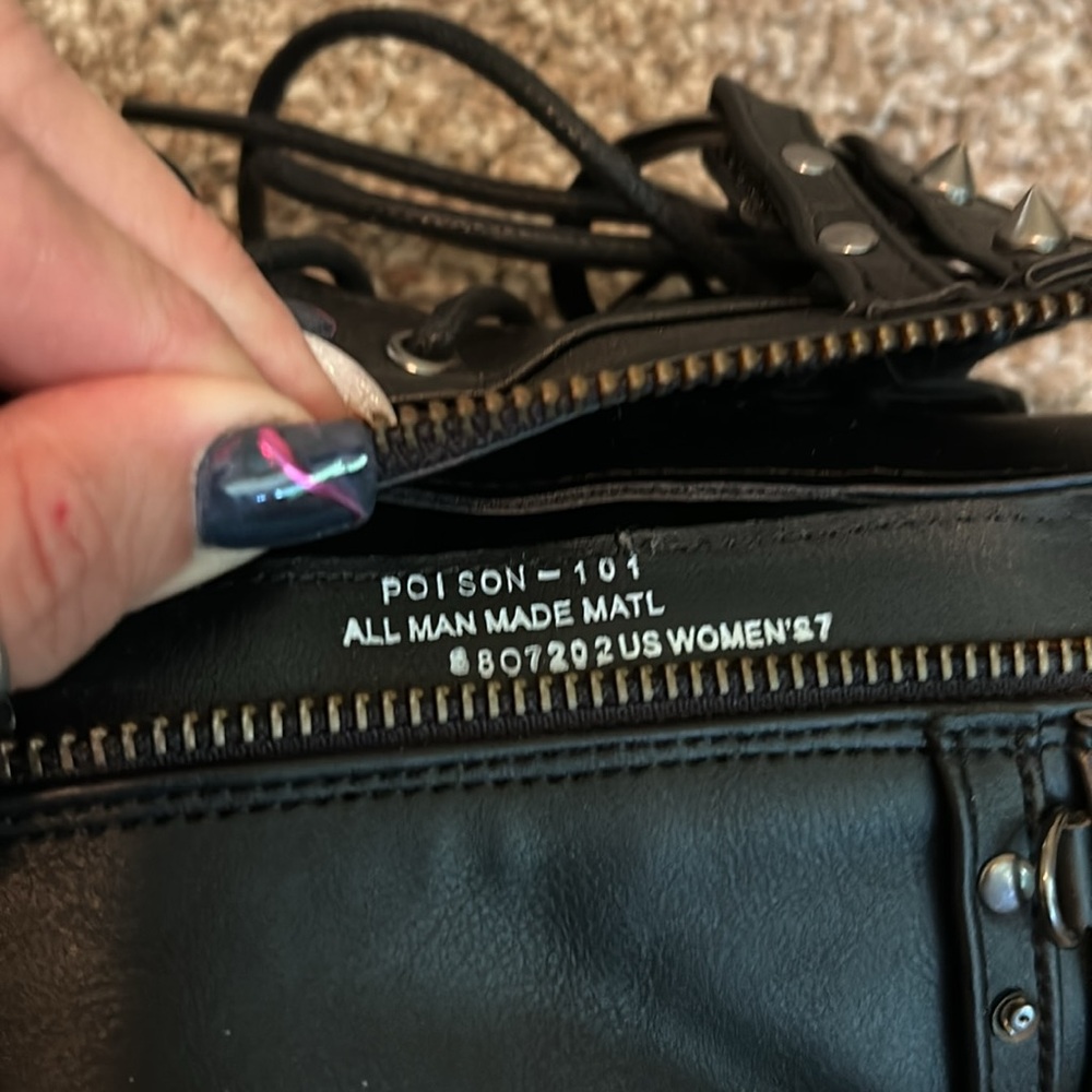 Boots - Picture 6 of 7